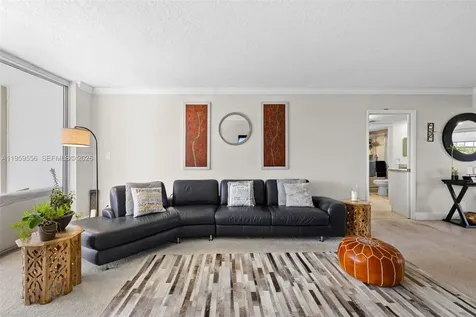 3850 Oaks Clubhouse Drive Pompano Beach FL 33069