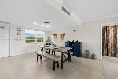 3850 Oaks Clubhouse Drive Pompano Beach FL 33069
