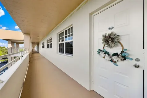 3850 Oaks Clubhouse Drive Pompano Beach FL 33069