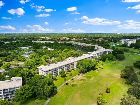 3850 Oaks Clubhouse Drive Pompano Beach FL 33069