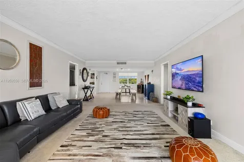 3850 Oaks Clubhouse Drive Pompano Beach FL 33069