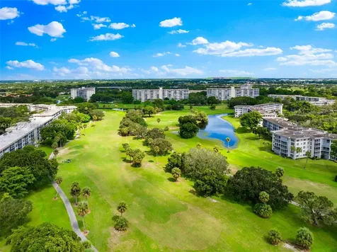 3850 Oaks Clubhouse Drive Pompano Beach FL 33069
