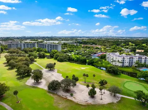 3850 Oaks Clubhouse Drive Pompano Beach FL 33069
