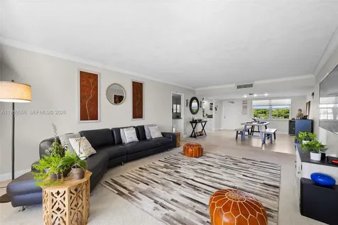 3850 Oaks Clubhouse Drive Pompano Beach FL 33069
