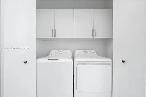 480 NE 31st Street Miami FL 33137