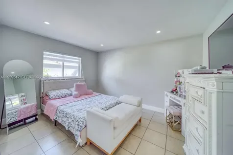 1918 SE 5th Court Cape Coral FL 33990