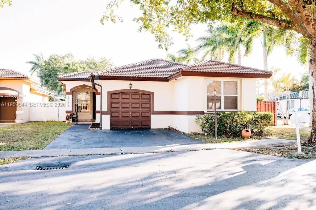 16158 SW 68th Terrace Miami FL 33193