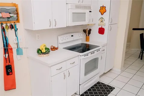 16158 SW 68th Terrace Miami FL 33193