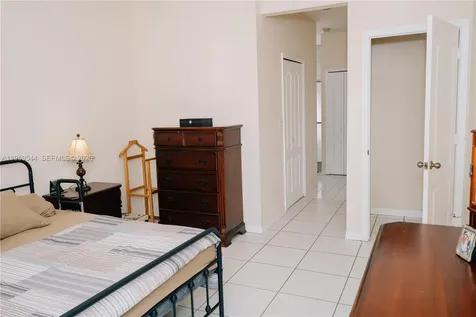 16158 SW 68th Terrace Miami FL 33193