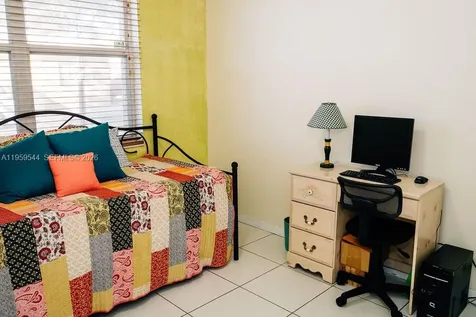 16158 SW 68th Terrace Miami FL 33193