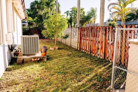 16158 SW 68th Terrace Miami FL 33193