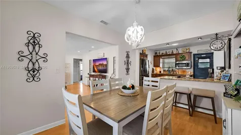 360 W 55th Street Hialeah FL 33012