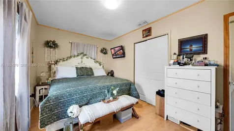 360 W 55th Street Hialeah FL 33012