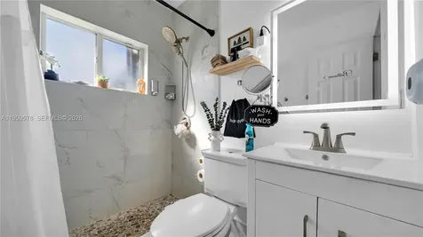 360 W 55th Street Hialeah FL 33012