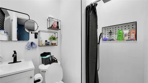 360 W 55th Street Hialeah FL 33012