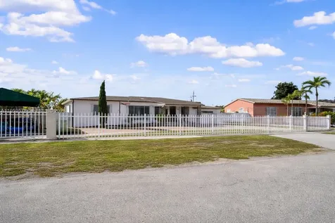 360 W 55th Street Hialeah FL 33012