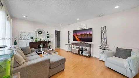 360 W 55th Street Hialeah FL 33012