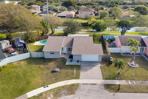 1745 N Goldeneye Lane Homestead FL 33035