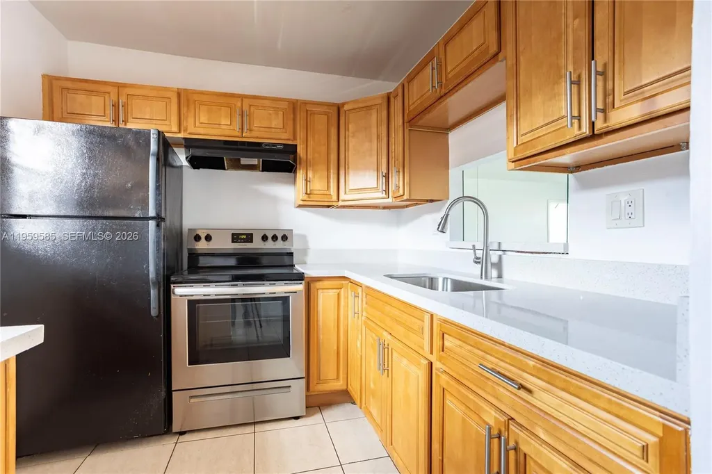 5021 W Oakland Park Boulevard Lauderdale Lakes FL 33313
