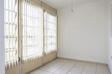 5021 W Oakland Park Boulevard Lauderdale Lakes FL 33313