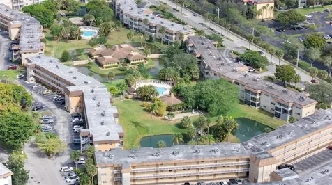 5021 W Oakland Park Boulevard Lauderdale Lakes FL 33313