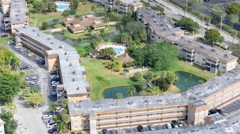 5021 W Oakland Park Boulevard Lauderdale Lakes FL 33313
