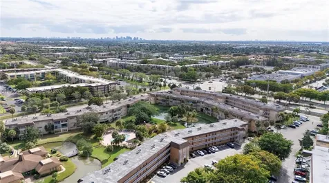 5021 W Oakland Park Boulevard Lauderdale Lakes FL 33313