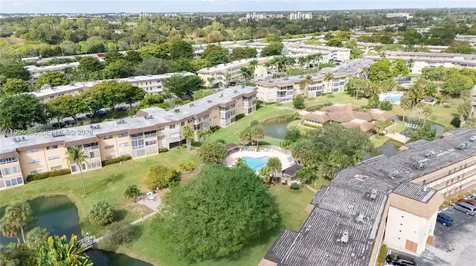 5021 W Oakland Park Boulevard Lauderdale Lakes FL 33313