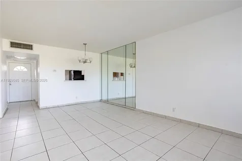 5021 W Oakland Park Boulevard Lauderdale Lakes FL 33313