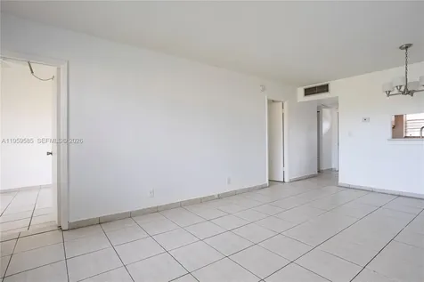 5021 W Oakland Park Boulevard Lauderdale Lakes FL 33313