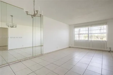 5021 W Oakland Park Boulevard Lauderdale Lakes FL 33313