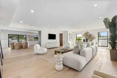 868 Country Club Drive North Palm Beach FL 33408