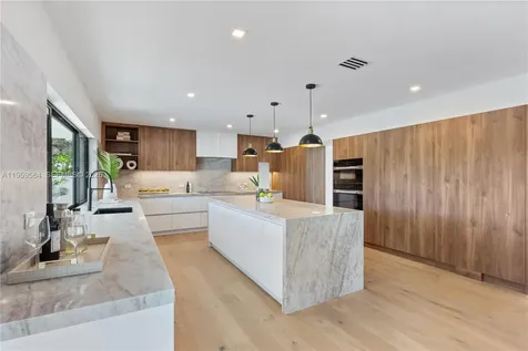 868 Country Club Drive North Palm Beach FL 33408