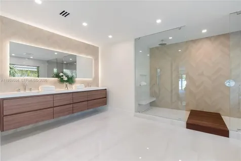 868 Country Club Drive North Palm Beach FL 33408