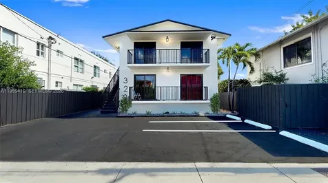 329 SW 9th Avenue Miami FL 33130