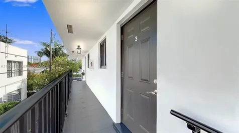 329 SW 9th Avenue Miami FL 33130