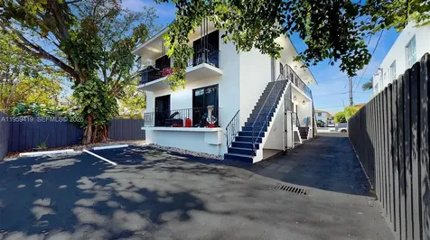 329 SW 9th Avenue Miami FL 33130