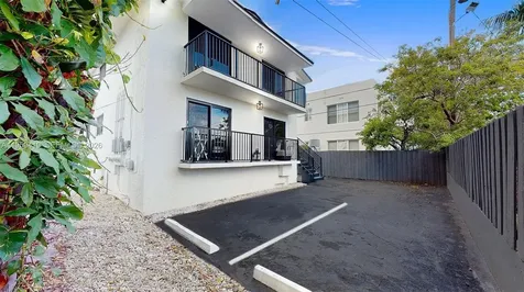 329 SW 9th Avenue Miami FL 33130