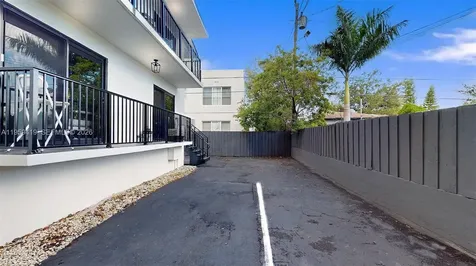 329 SW 9th Avenue Miami FL 33130