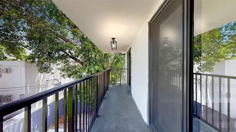 329 SW 9th Avenue Miami FL 33130