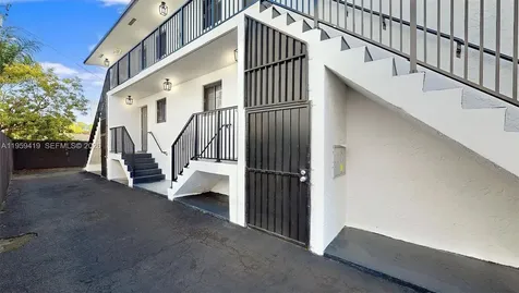 329 SW 9th Avenue Miami FL 33130