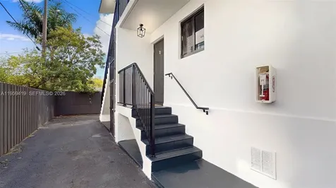 329 SW 9th Avenue Miami FL 33130
