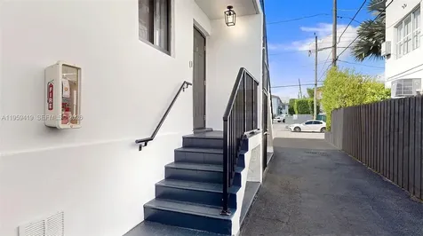 329 SW 9th Avenue Miami FL 33130