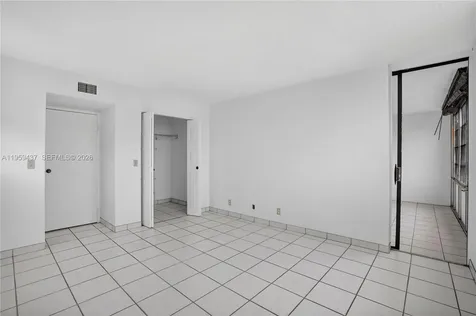 2821 Somerset Drive Lauderdale Lakes FL 33311