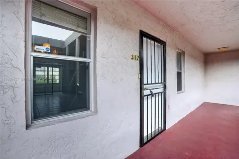 2821 Somerset Drive Lauderdale Lakes FL 33311