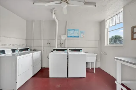 2821 Somerset Drive Lauderdale Lakes FL 33311