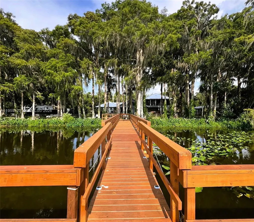15618 SE Us Highway 301 Other City - In The State Of Florida FL 32640