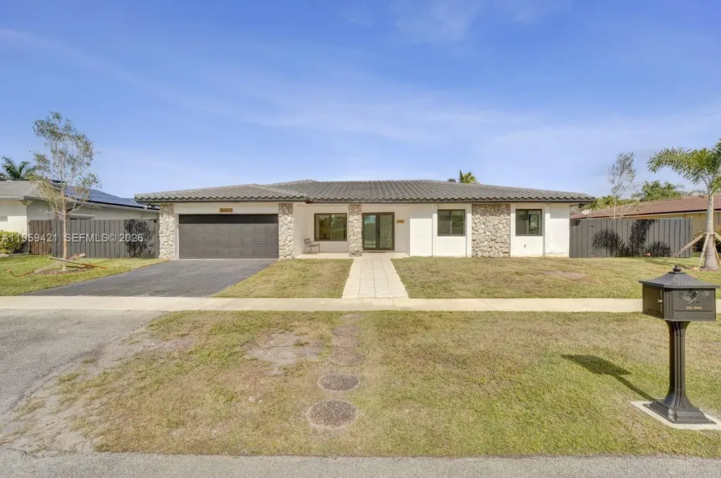 16653 Golfview Drive Weston FL 33326