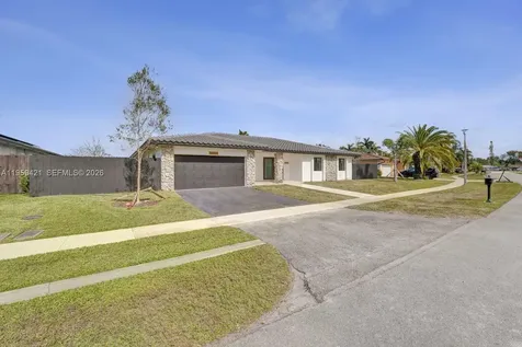 16653 Golfview Drive Weston FL 33326