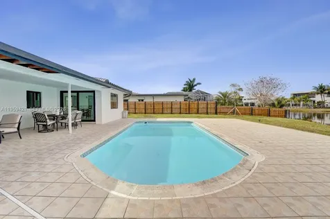 16653 Golfview Drive Weston FL 33326